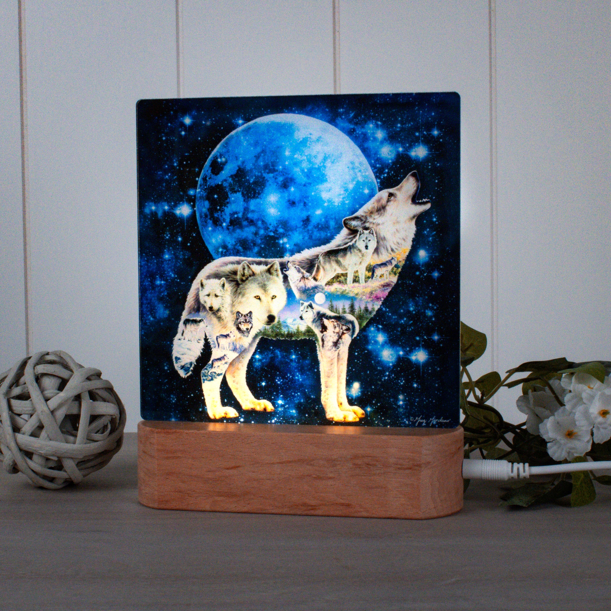 Spirit Wolf LED Nightlight